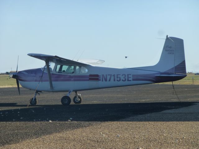 Cessna Skylane (N7153E)