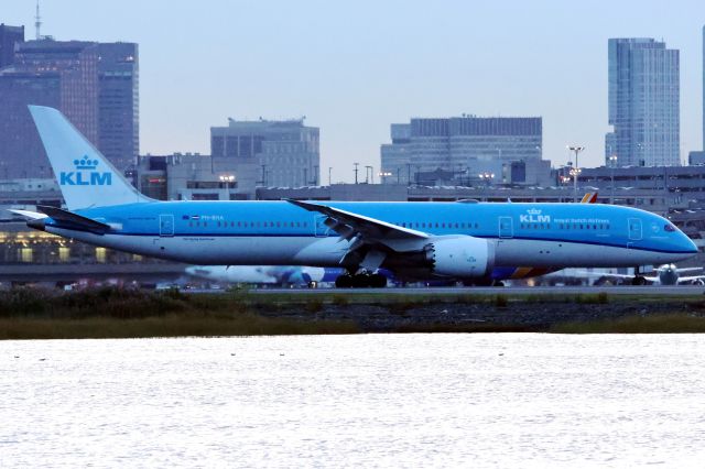 Boeing 787-9 Dreamliner (PH-BHA)