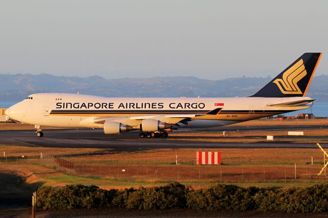 Boeing 747-400 (9V-SFN)