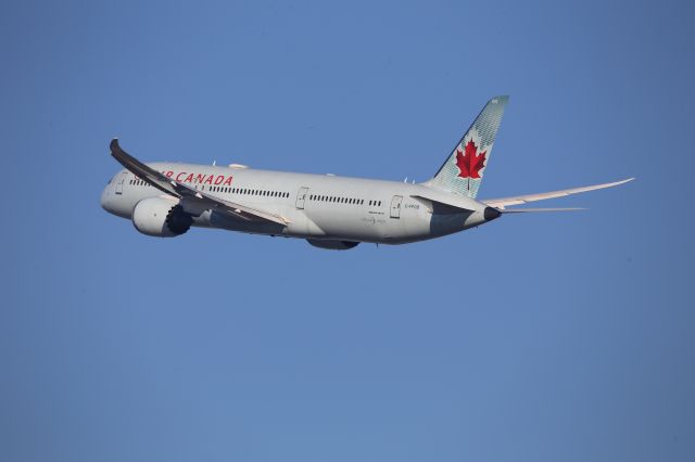 Boeing 787-9 Dreamliner (C-FPQB)