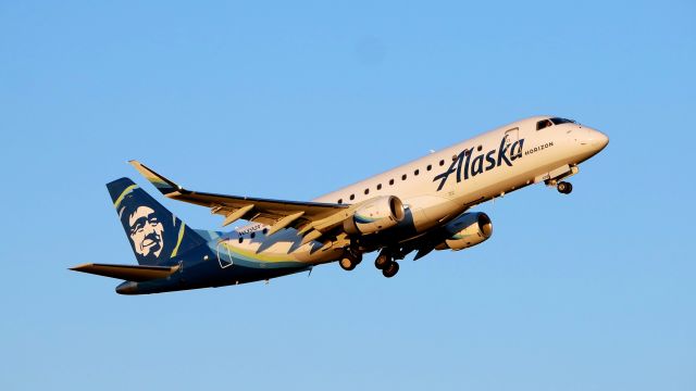 Embraer 175 (N639QX) - QXE2888 on rotation from Rwy 16R for a flight to KLAS on 10.29.19. (ERJ-175LR / cn #17000760).