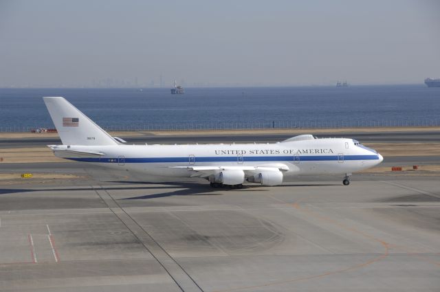 AWEF31676 — - USAF E4-B Taxing at Haneda Intl Airport on January 14th 2011　”VIP Flight"br /　