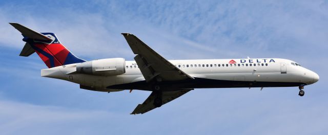 Boeing 717-200 (N981AT) - Angry Puppy on approach to 23R at RDU, 7/15/18. 