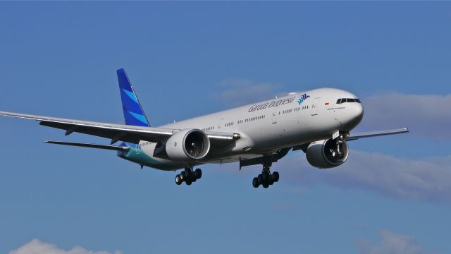 BOEING 777-300 (PK-GID) - BOE143 on final approach to Rwy 16R to complete a flight test on 10.8.13. (LN:1141 cn 29146).