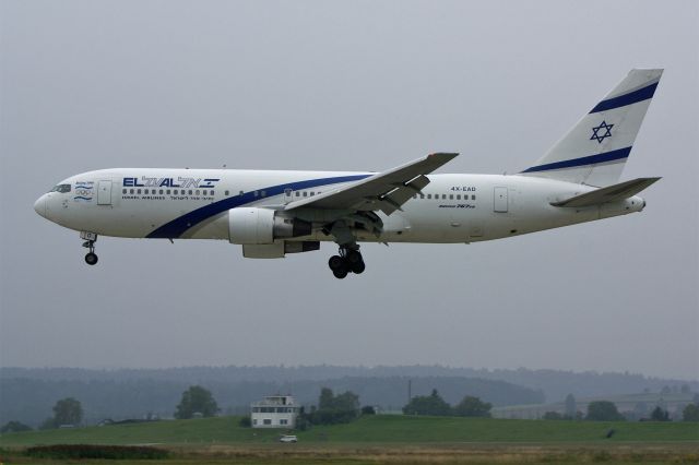 BOEING 767-200 (4X-EAD)