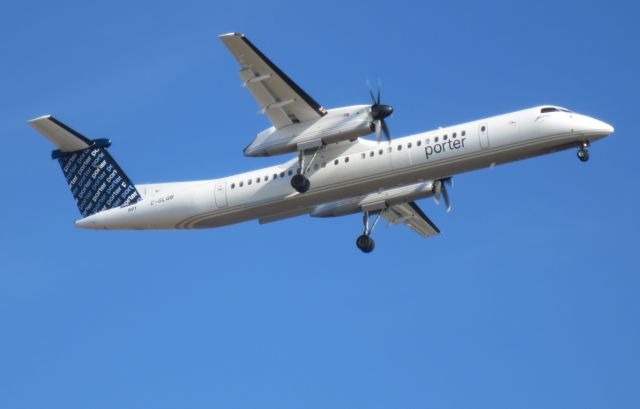 de Havilland Dash 8-400 (C-GLQB)