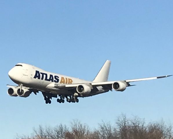 BOEING 747-8 (N859GT) - Runway 25 arrival! 11/25/22.