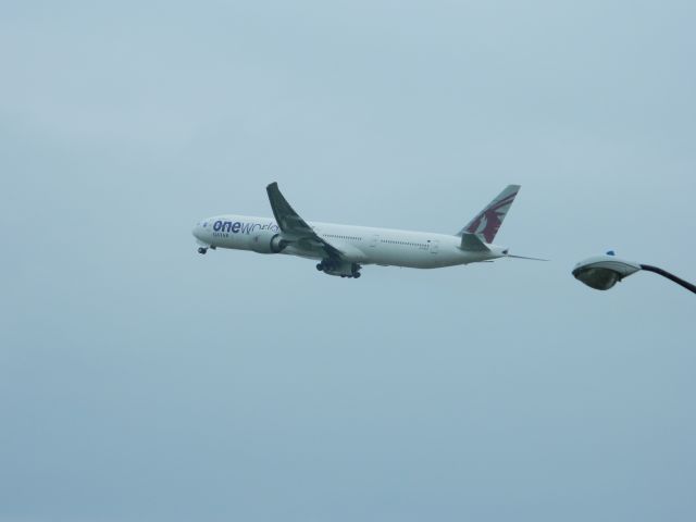 BOEING 777-300 (A7-BAF) - Rainy takeoff at KPHL