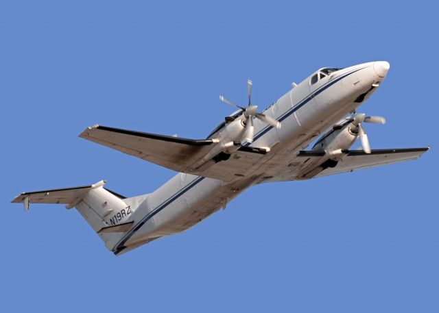 Beechcraft 1900 (N19RZ)