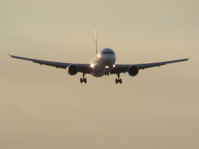 BOEING 767-300 (CC-CXJ)