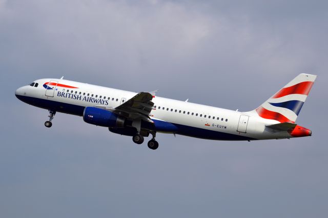 Airbus A320 (G-EUYM) - A British Airways Airbus A320-232 at Runway 36L Schiphol (Amsterdam, The Netherlands)