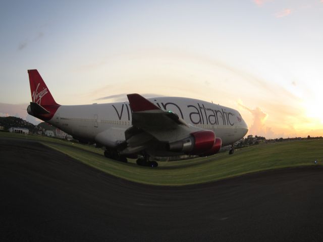 Boeing 747-400 (G-VTOP)