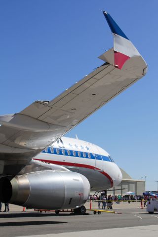 Airbus A320 (N475UA)