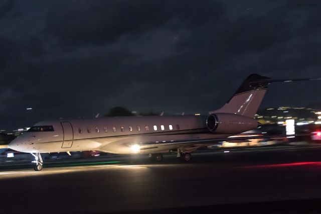 Bombardier Global Express (N2AC)