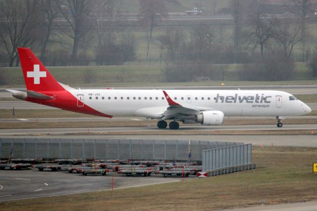 EMBRAER 195 (HB-JVZ) - Taxiing to Stand D03 on 19-Jan-25 operating Swiss flight SWR977 from EDDB.