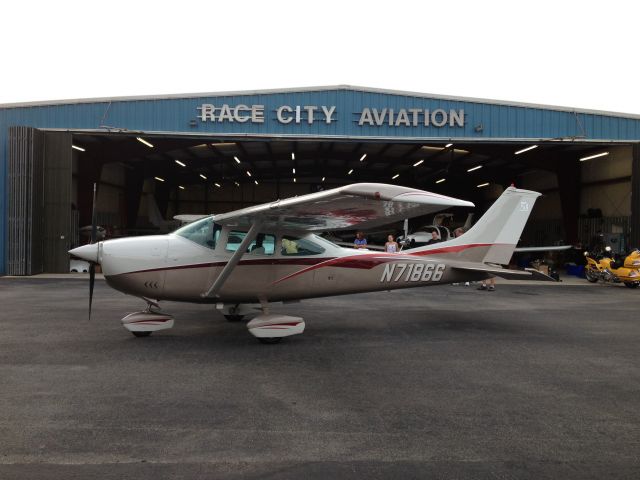 Cessna Skylane (N71866) - New paint Job AUG2012