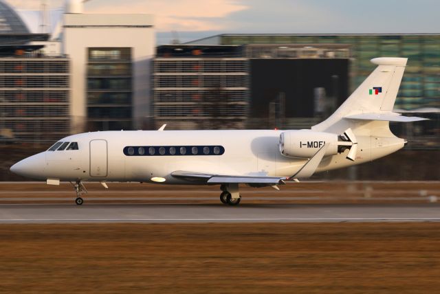 Dassault Falcon 2000 (I-MOFI)