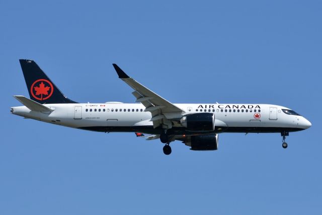 Airbus A220-300 (C-GMYU) - Air Canada 705 arriving from Montreal 