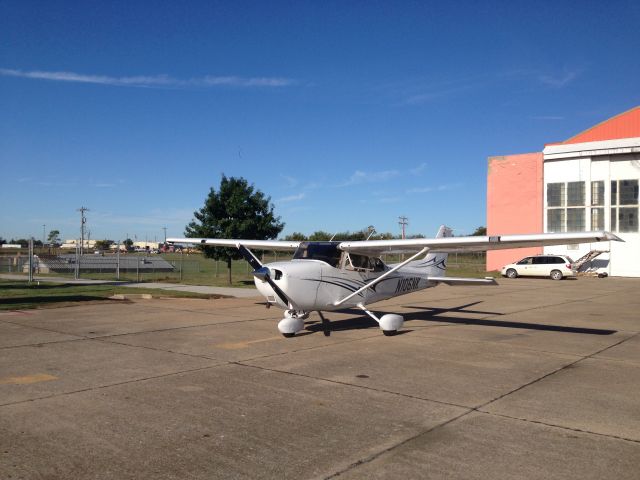 Cessna Skyhawk (N106NK) - Just another day in paradise.