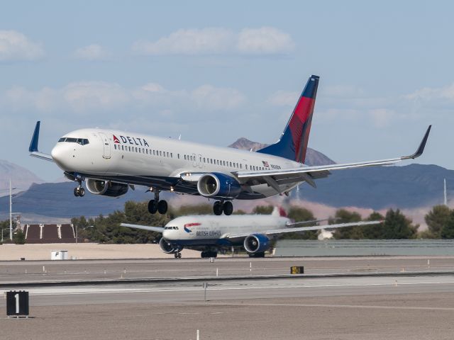 Boeing 737-800 (N808DN) - 3/22/2014