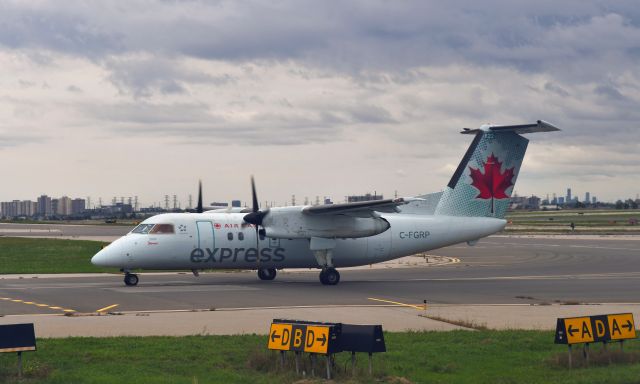 de Havilland Dash 8-100 (C-FGRP) - Air Canada Express De Havilland Canada DHC-8-102 Dash 8 C-FGRP in Toronto 