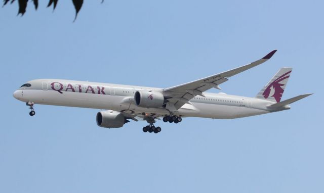 Airbus A350-1000 (A7-ANB) - Spotting at SIN