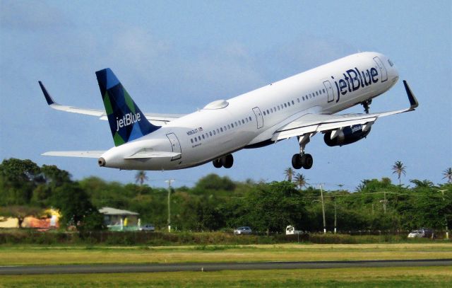 Airbus A321 (N962JT)