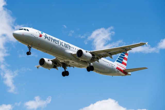 Airbus A321 (N188US)