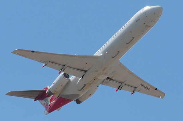Fokker 100 (VH-NHY) - Fokker 100. QantasLink VH-NHY, departed runway 21 YPPH 02 April 2019._