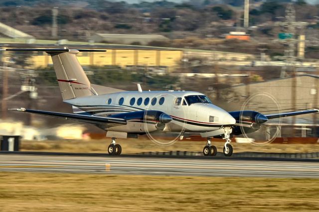 Beechcraft Super King Air 200 (N104BY) - 22 departure.