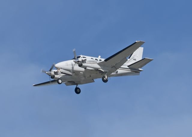 Beechcraft King Air 90 —