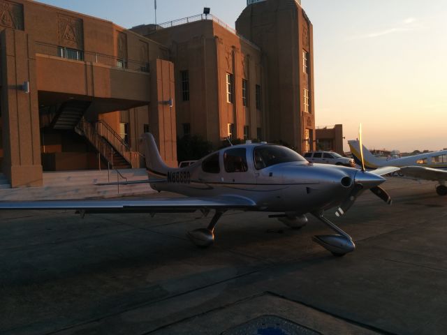 Cirrus SR-20 (N888BD)