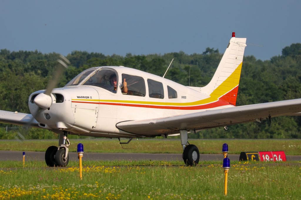 Piper Cherokee (N3956M)