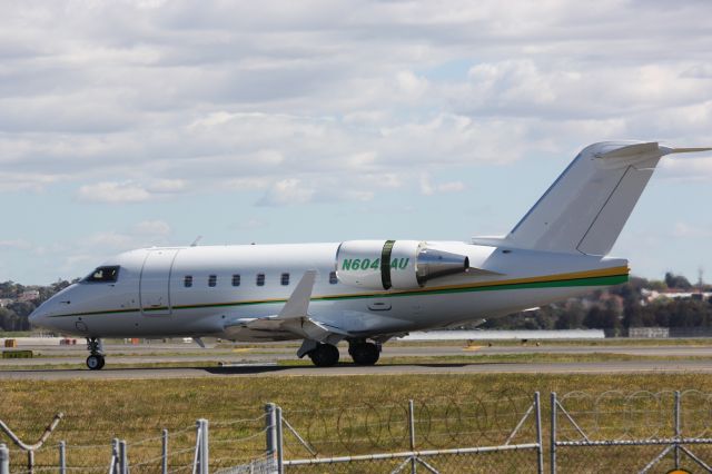Canadair Challenger (N604AU)