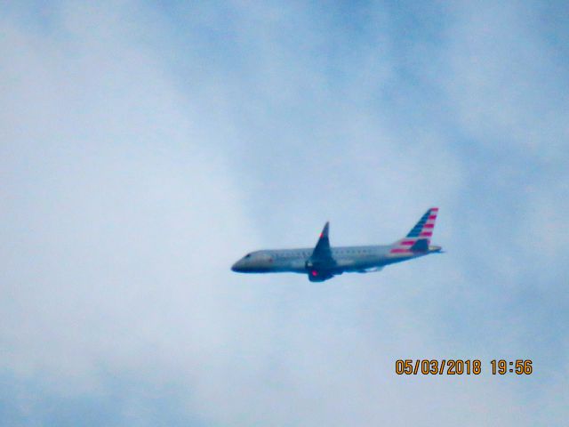 Embraer 175 (N235NN)