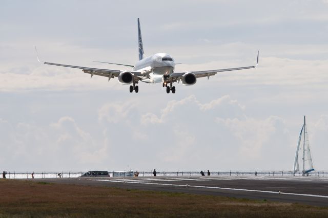 Boeing 737-700 (HP-1370CMP)