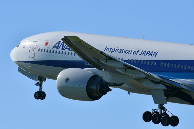 Boeing 777-200 (JA703A)