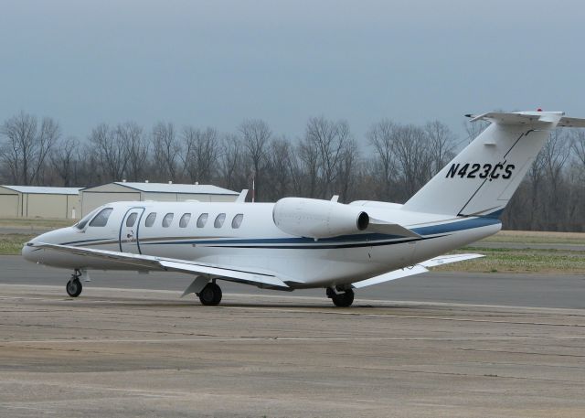 Cessna Citation CJ2+ (N423CS) - Parked at the Downtown Shreveport airport.