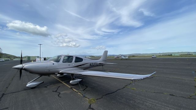 Cirrus SR-22 (N22TL)