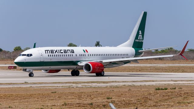 Boeing 737-700 (XA-AWM) - Taxing