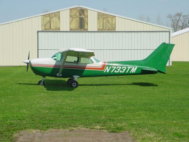 Cessna Skyhawk (N733TM)