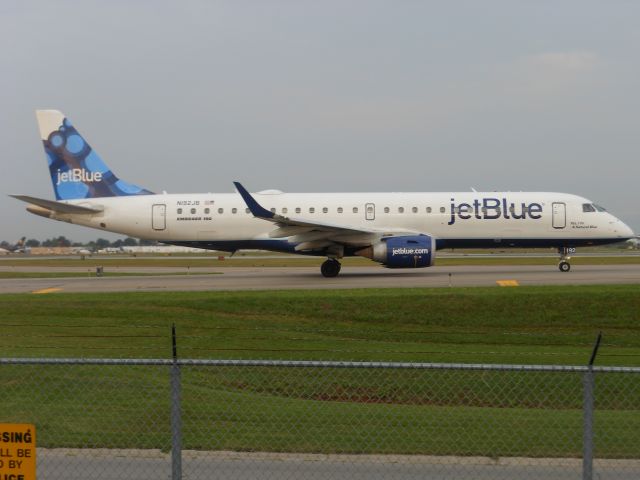 Embraer ERJ-190 (N192JB)