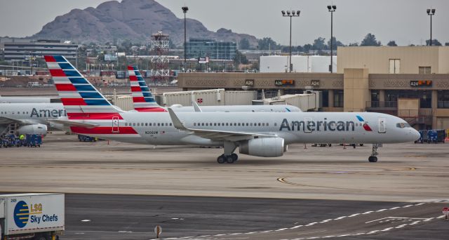 Boeing 757-200 (N206UW)