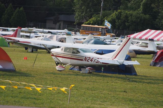 Cessna Skylane (N2473R)