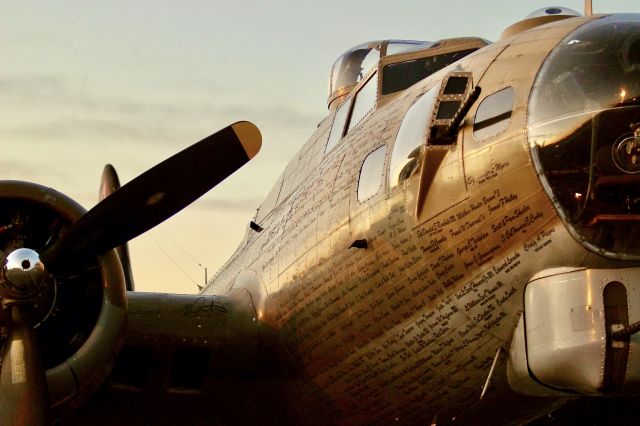 Boeing B-17 Flying Fortress (23-1909) - R.I.P. 909