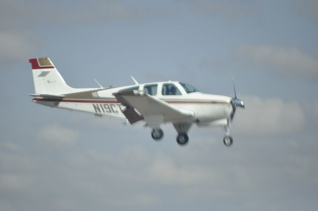 Beechcraft Bonanza (36) (N19CT)