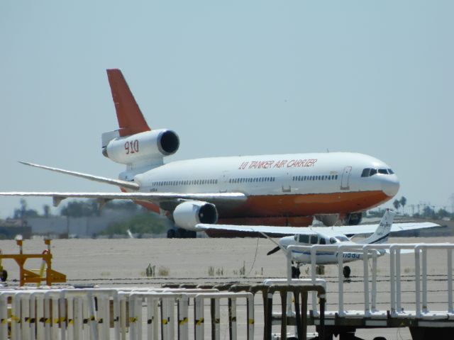 McDonnell Douglas DC-10 (N450AX) - Tanker 910 returning for more fuel and water. 8/12/2012