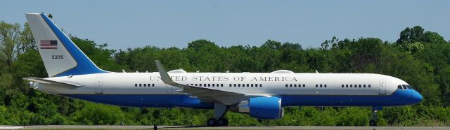 Boeing 757-200 (09-0015) - MORRISTOWN, NEW JERSEY, USA-JUNE 14, 2020: A United States Air Force jet, registration number 90015, is seen taxiing shortly after touching down on runway 5. In a few hours it will become Air Force One as it flies President Donald Trump back to Washington, D.C. after a weekend in New Jersey. When flying into or out of Morristown Airport, the Air Force uses the Boeing 757-200 as Air Force One, instead of the larger 747, because of shorter runways at Morristown.