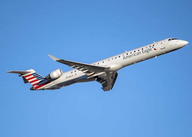 Canadair Regional Jet CRJ-900 (N249LR)
