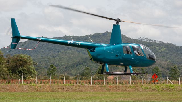 Robinson R-44 (PP-ICE)